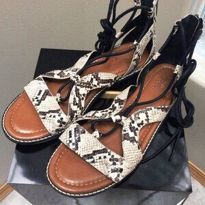CROWN VINTAGE Gladiator Sandals Faux Snakeskin Flat Lace-ups Size 8M LIKE NEW!